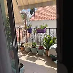 Nina's House In The Center Of *